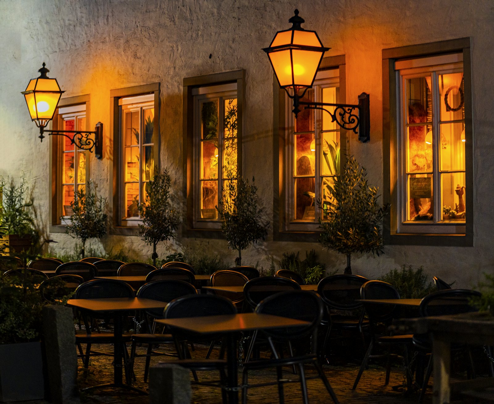 Installer le WiFi dans son restaurant : matériel, étapes, budget 2026
